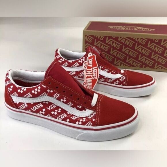NIB VANS Unisex Red Logo Old Skool Sneakers Lace Up Tennis Shoes - Size 2.5 - Picture 1 of 10